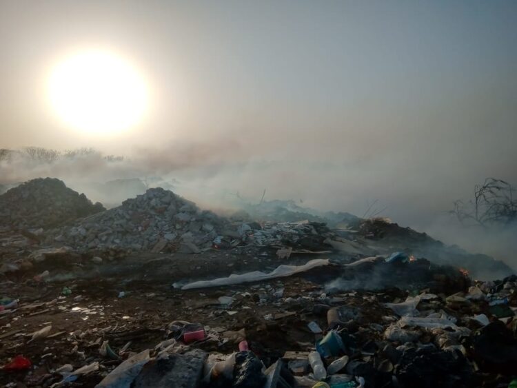 Incendio de gran magnitud en el basural sur