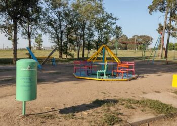 Buzón para sugerir el nombre de la plaza de Barrio Juan XXIII