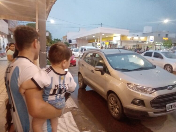 Las Varillas festejó el triunfo de Argentina ante Países Bajos