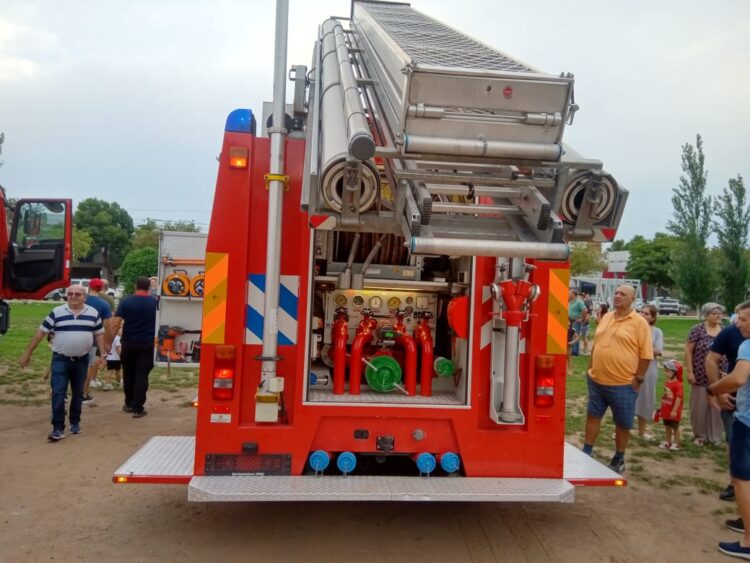 Presentaron la nueva unidad de Bomberos de Las Varillas