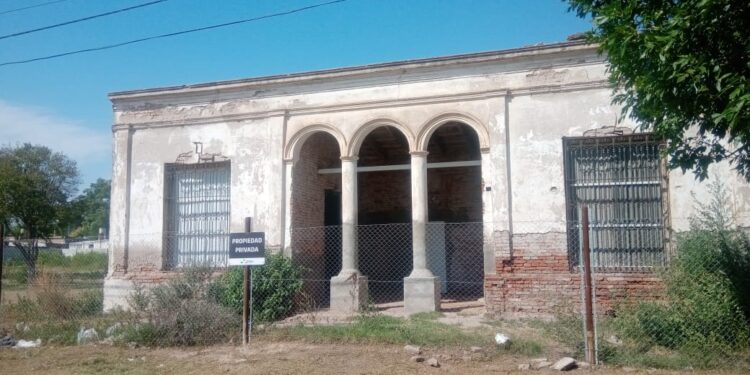 Construyen viviendas económicas en un  histórico lugar de Las Varillas