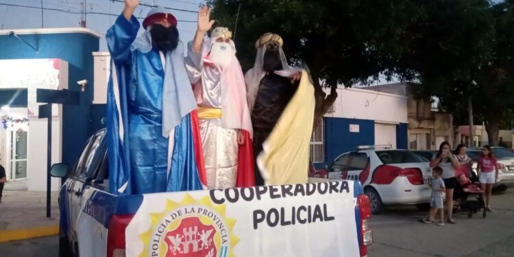Los Reyes Magos recorrieron los barrios varillenses
