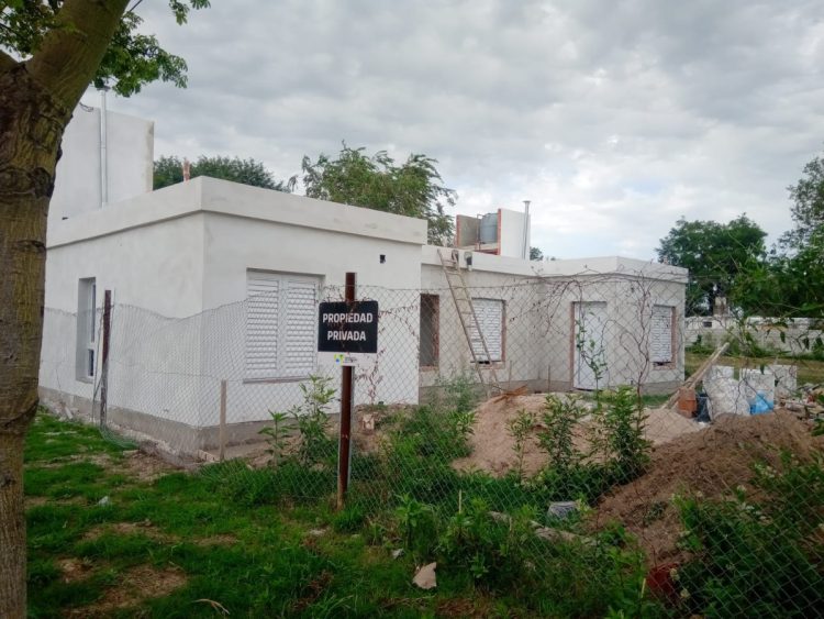 Usurparon una de las viviendas que la Municipalidad construye en los Tres Arcos