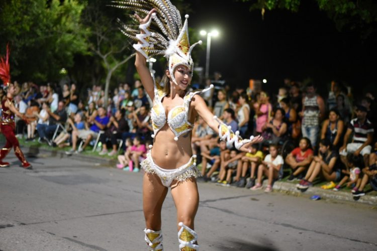 Unas 8 mil personas concurrieron a los carnavales de Las Varillas