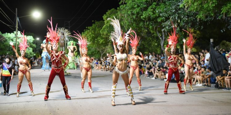 Unas 8 mil personas concurrieron a los carnavales de Las Varillas