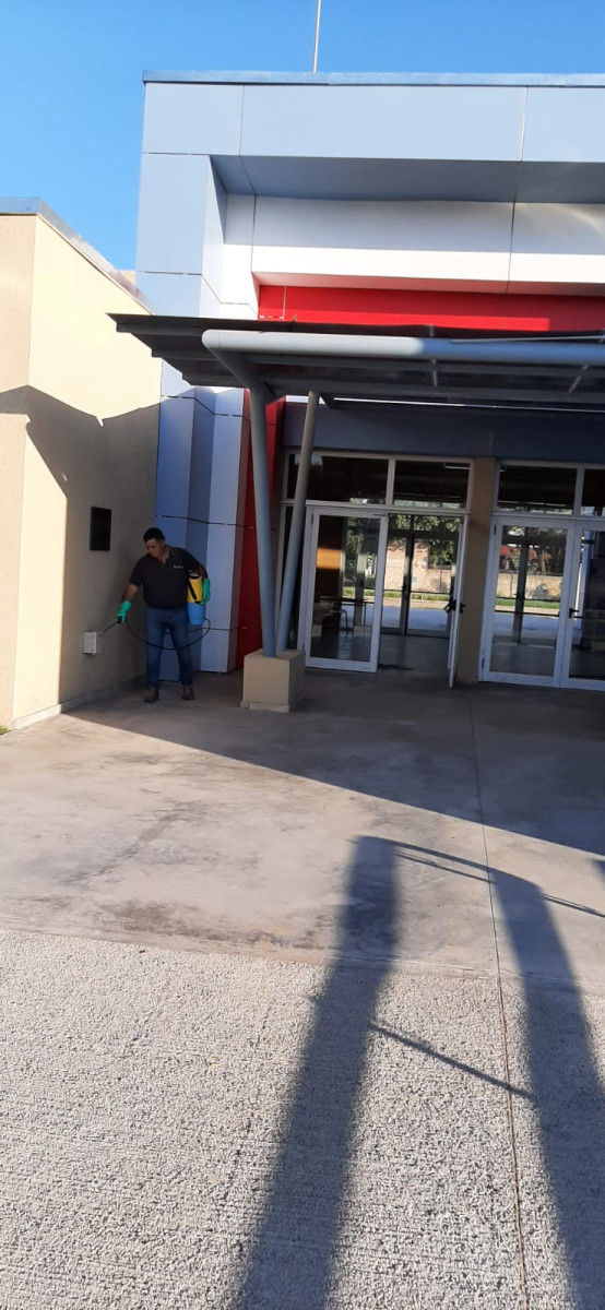 Desinfección en escuelas previa al iniciode clases