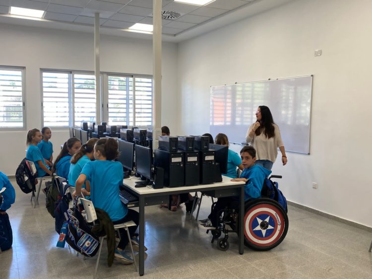 El Intendente Daniele presidió la apertura del ciclo lectivo en la Escuela PROA