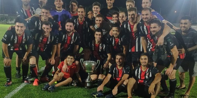 Almafuerte goleó a Mitre y ganó la Copa Ciudad de Las Varillas