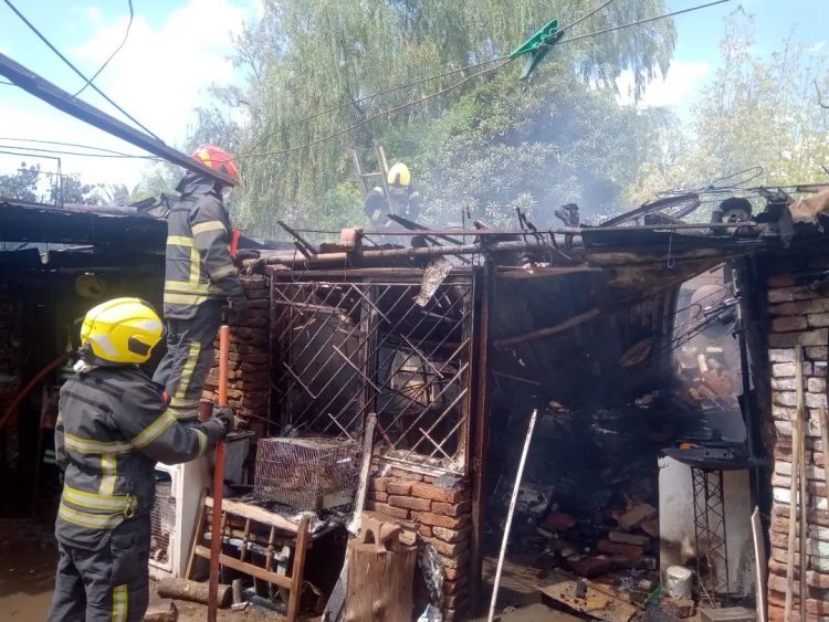 Incendio en el galpón de una vivienda de calle Álvarez Luque