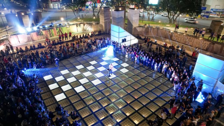 Llaryora le devolvió el esplendor a una obra abandonada, la Plaza España de la ciudad de Córdoba ahora luce totalmente recuperada