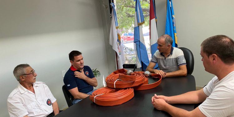 La municipalidad repuso mangueras a los Bomberos Voluntarios
