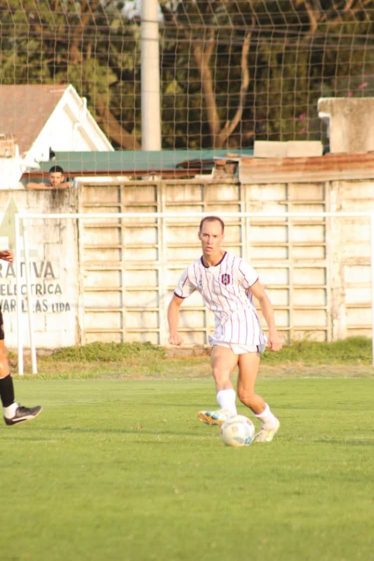 Fútbol  Provincial: Almafuerte goleó y pasó a cuartos de final