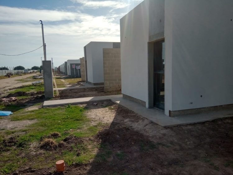 Avanza la construcción de viviendas en el loteo Aires del Este