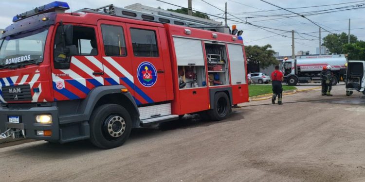 Ardió un utilitario en B° Central Argentino