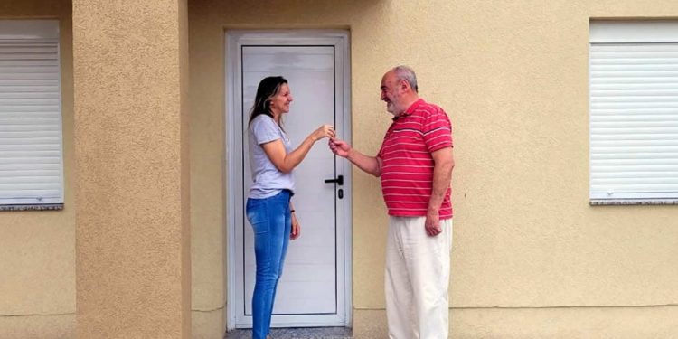 Sorteo de viviendas cooperativas y entrega de una unidad habitacional