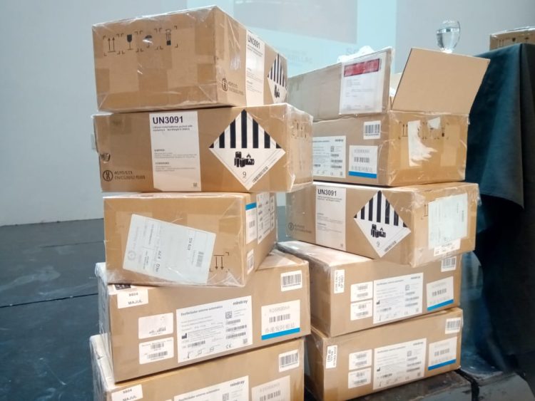 Entrega de desfibriladores a colegios de la ciudad