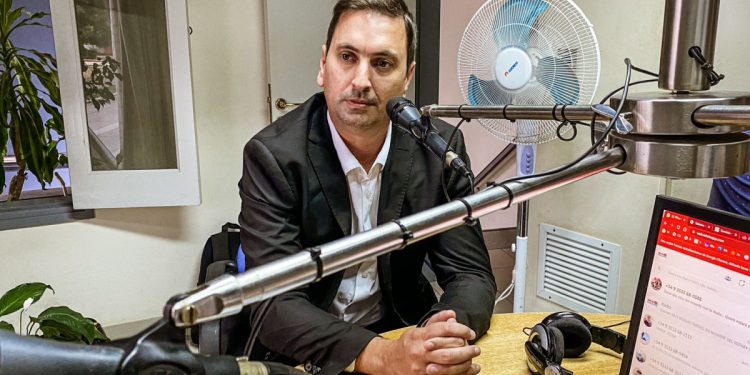 “Hay que pensar más en el proyecto de país que en ganar una elección”, expresó Gualdoni