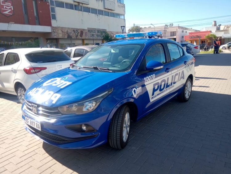 Entrega  de móviles a las policías de la provincia y ciudadana