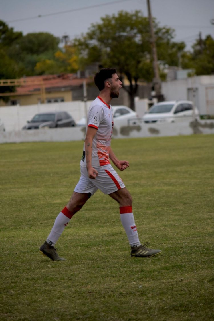Fútbol Regional: primera victoria de Huracán y empate de Mitre