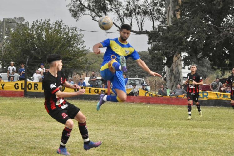 Fútbol Regional: primera victoria de Huracán y empate de Mitre