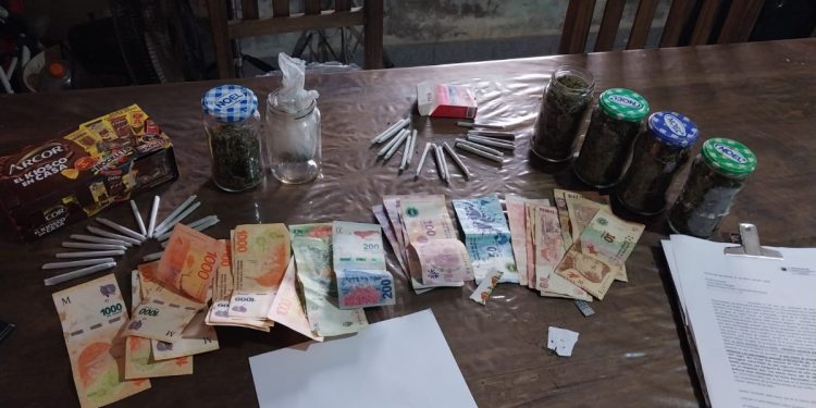 Colonia San Bartolomé: Allanaron una vivienda y secuestraron droga