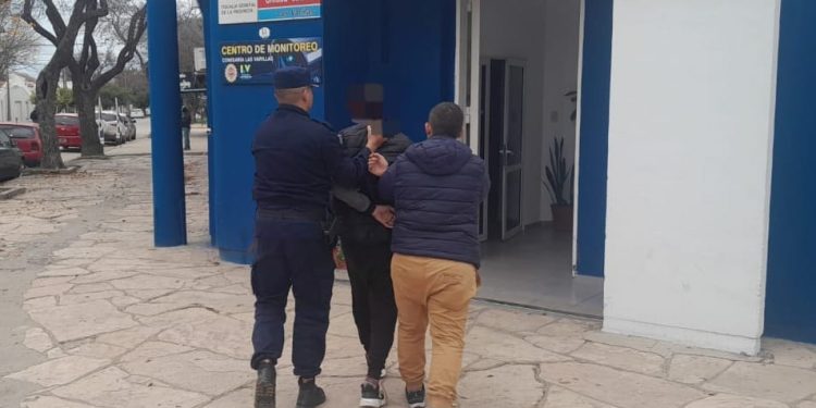 Detuvieron a 3 personas por hechos de robos