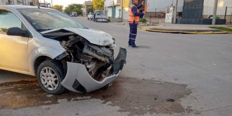 Fuerte choque en la esquina de Avellaneda y Córdoba