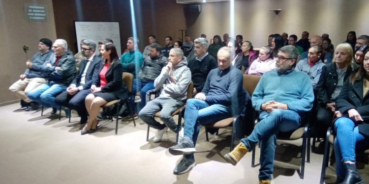 Con asistentes de varias provincias, comenzó un Curso de Administración Deportiva