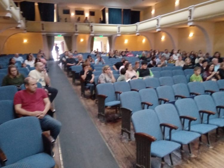 Entrega de escrituras a propietarios de viviendas sociales