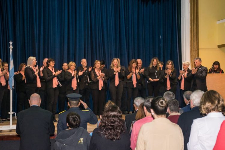 La celebración del 25 de mayo se realizó en el Cine Teatro Colón
