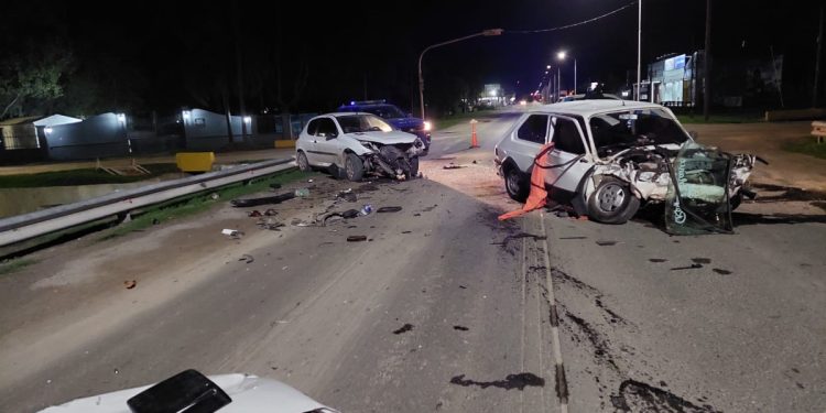 Fuerte choque en Sarmiento y Ruta 13