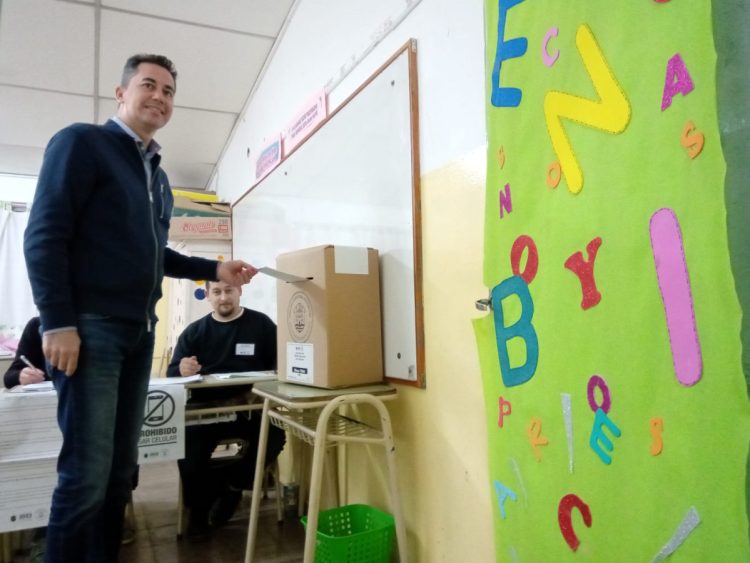 Córdoba vota gobernador e intendentes