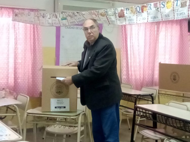 Córdoba vota gobernador e intendentes