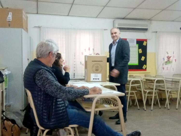 Córdoba vota gobernador e intendentes