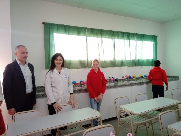 Inauguraron Talleres de Usos Múltiples de las escuelas Rivadavia y José M. Paz