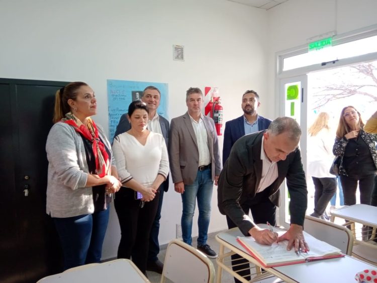 Inauguraron Talleres de Usos Múltiples de las escuelas Rivadavia y José M. Paz