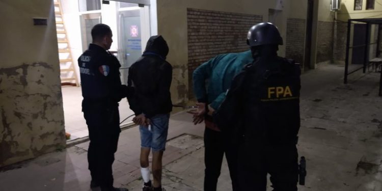 San Francisco: dos menores detenidos tras intentar disparar contra efectivos de la FPA