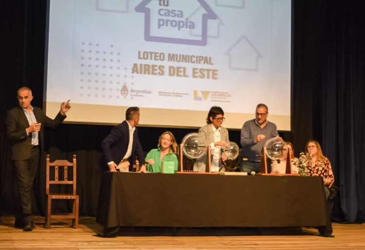Ganadores de las veinte viviendas de loteo Aires del Este