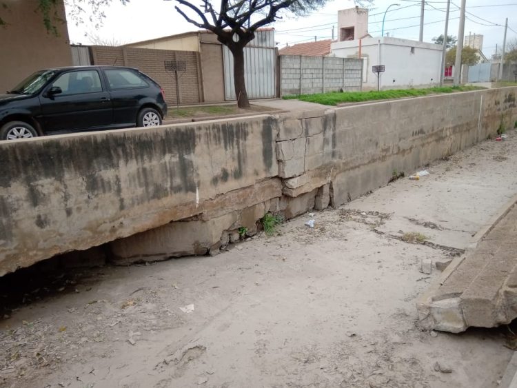 Trabajos de mejoramiento en el canal de calle Independencia