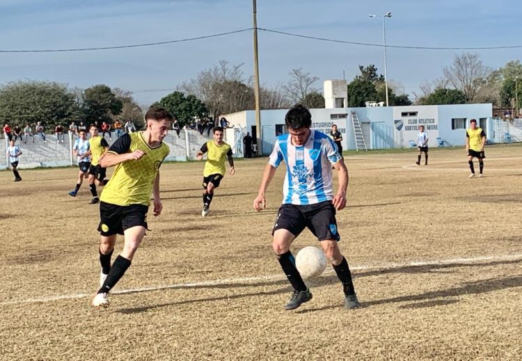 Fútbol Regional: primera victoria de Mitre en el torneo
