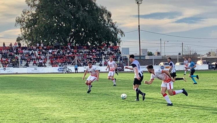 Fútbol Regional: primera victoria de Mitre en el torneo
