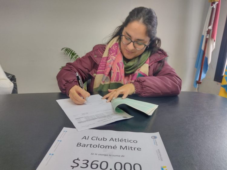 Entrega de subsidios a clubes varillenses