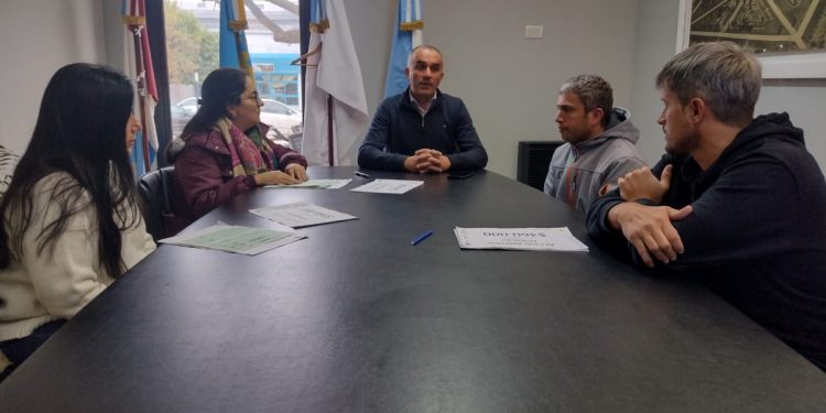 Entrega de subsidios a clubes varillenses