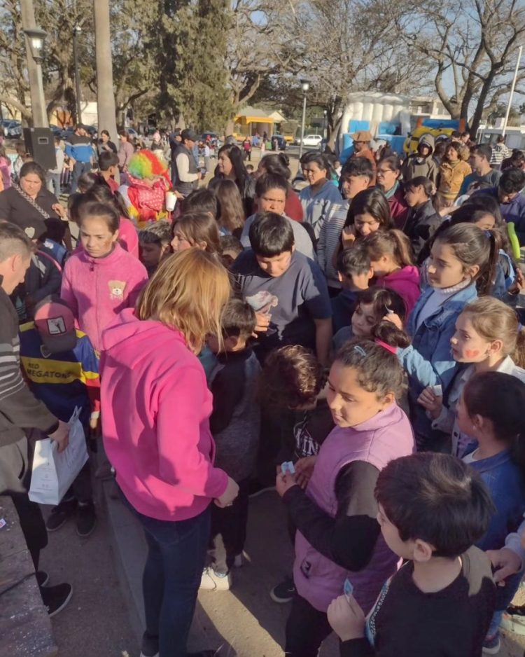 Festejos Día del Niño en Plaza 25 de Mayo