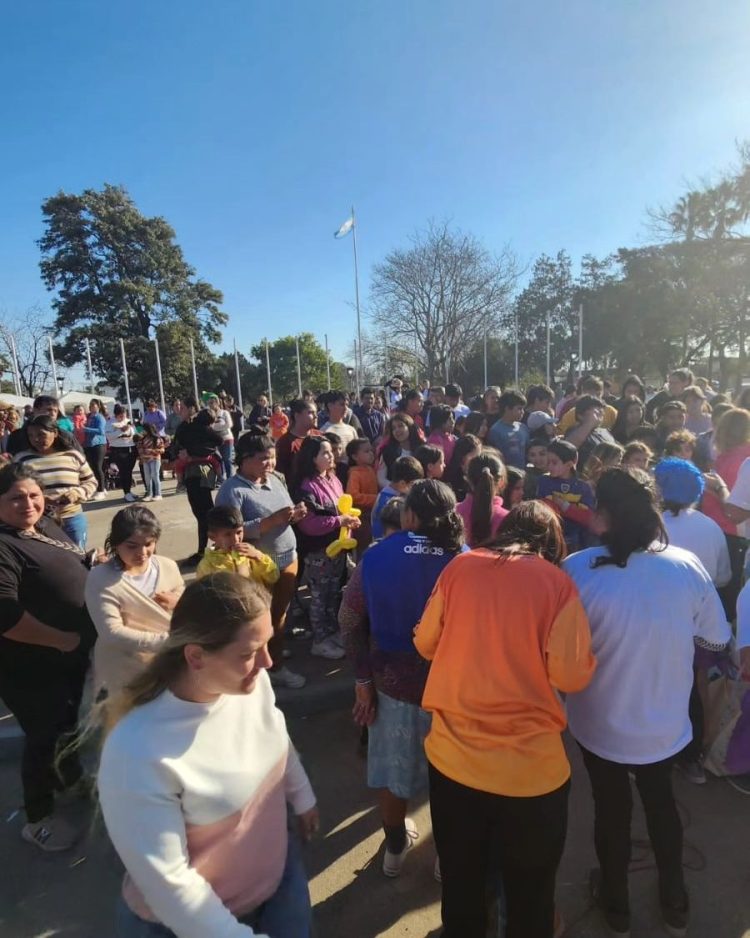 Festejos Día del Niño en Plaza 25 de Mayo