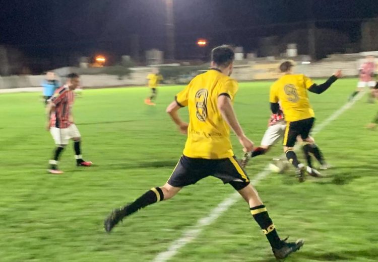 Fútbol Regional: Huracán ganó el clásico, es puntero y único invicto