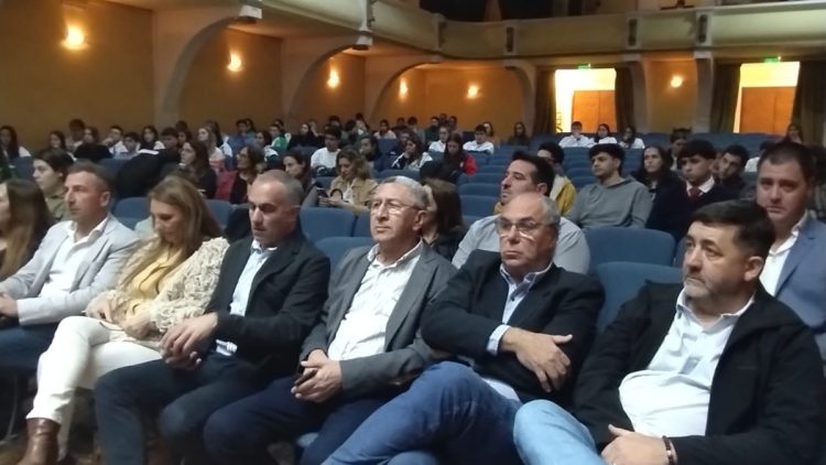Primera sesión pública  del Concejo Deliberante Juvenil