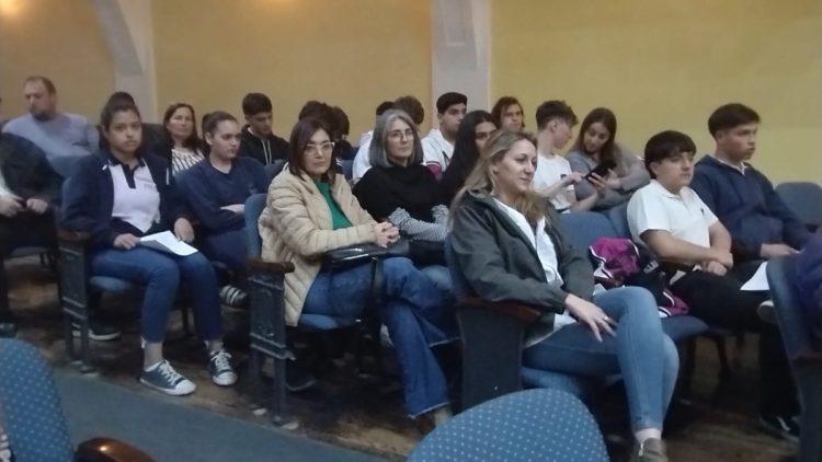 Primera sesión pública  del Concejo Deliberante Juvenil