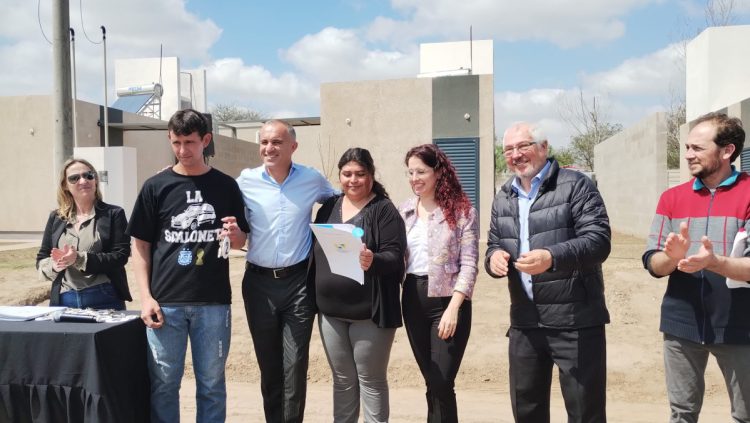Entregaron las 20 viviendas del loteo “Aires del Este”