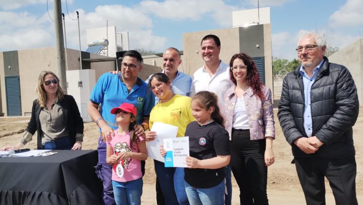 Entregaron las 20 viviendas del loteo “Aires del Este”